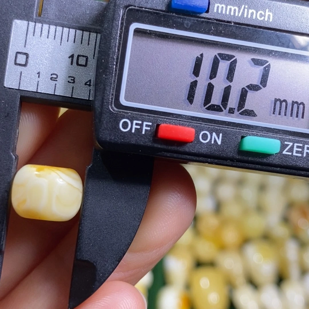 蜜蜡未镶嵌裸石配饰