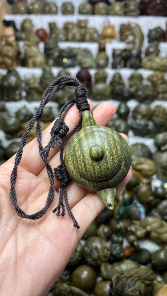 阿根廷绿檀把把壶手把件，搭配咖色棉绳，牢固耐看