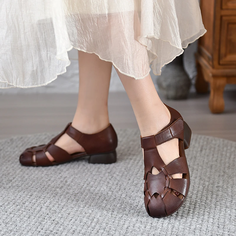 舒适镂空软底妈妈鞋2025夏季头层牛皮复古休闲罗马凉鞋女