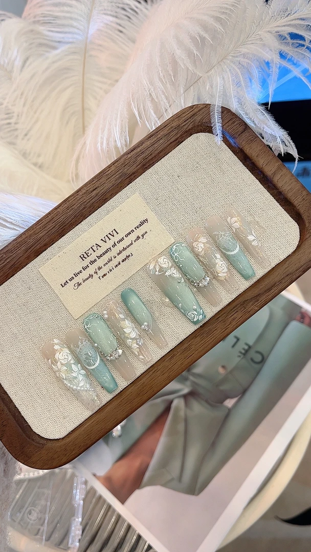 【翡翠湖】 张呼呼纯手工穿戴甲