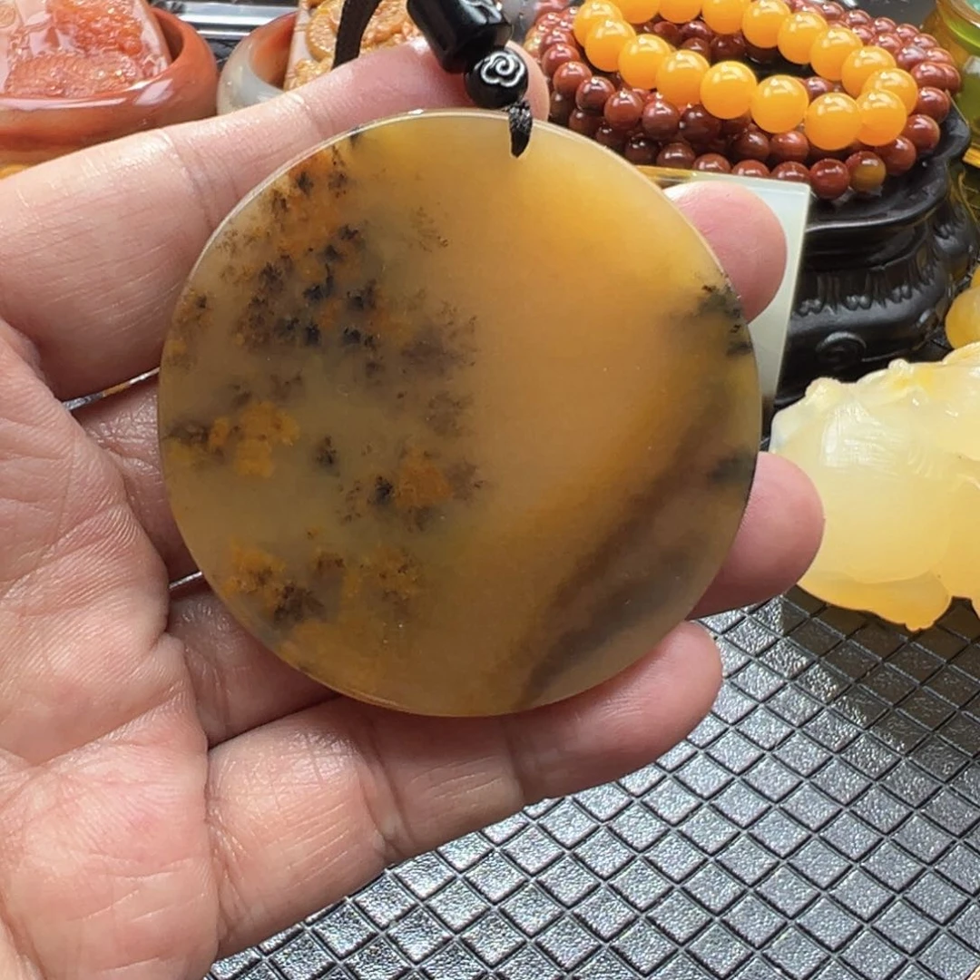 石英质玉未镶嵌颈饰董****奶