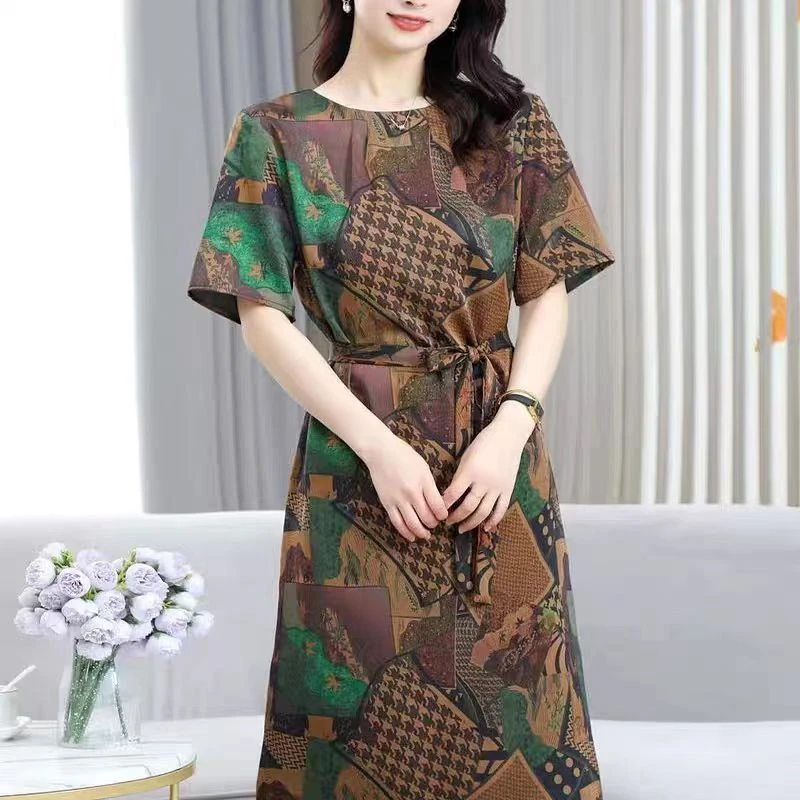 J035新款百搭妈妈连衣裙女夏高端中老年圆领洋气大码裙子