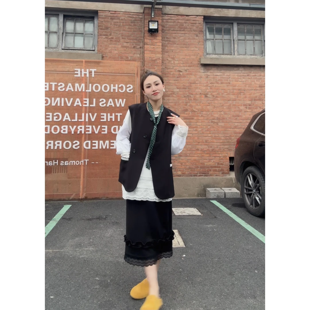 意意.设计时尚休闲简约百搭新款圆领蕾丝拼接设计感马甲YY00164