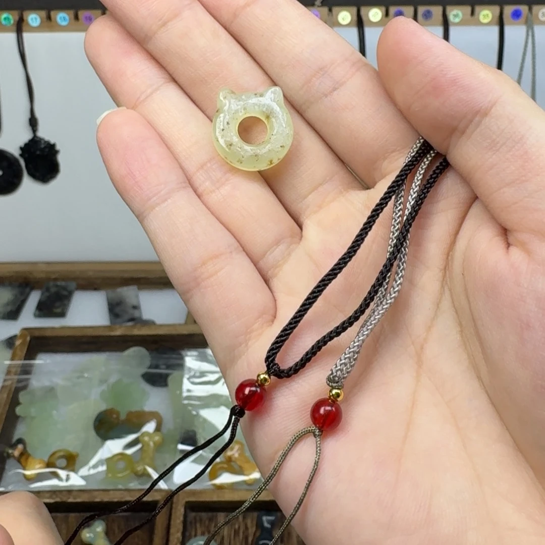 蛇纹石玉吊坠 随机发一单未镶嵌冰**.