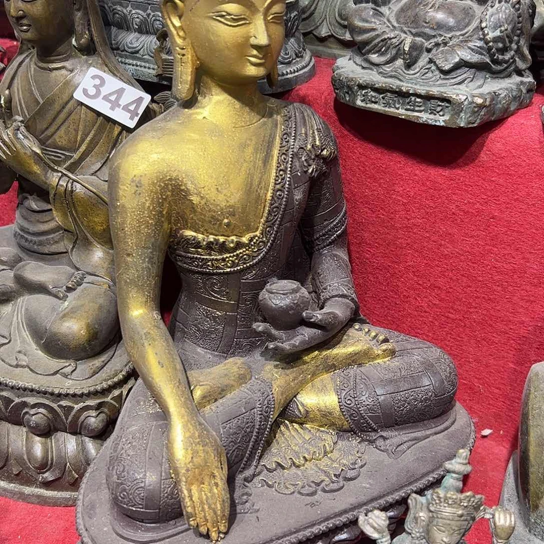 万**宗微瑕疵黄铜摆件工艺品