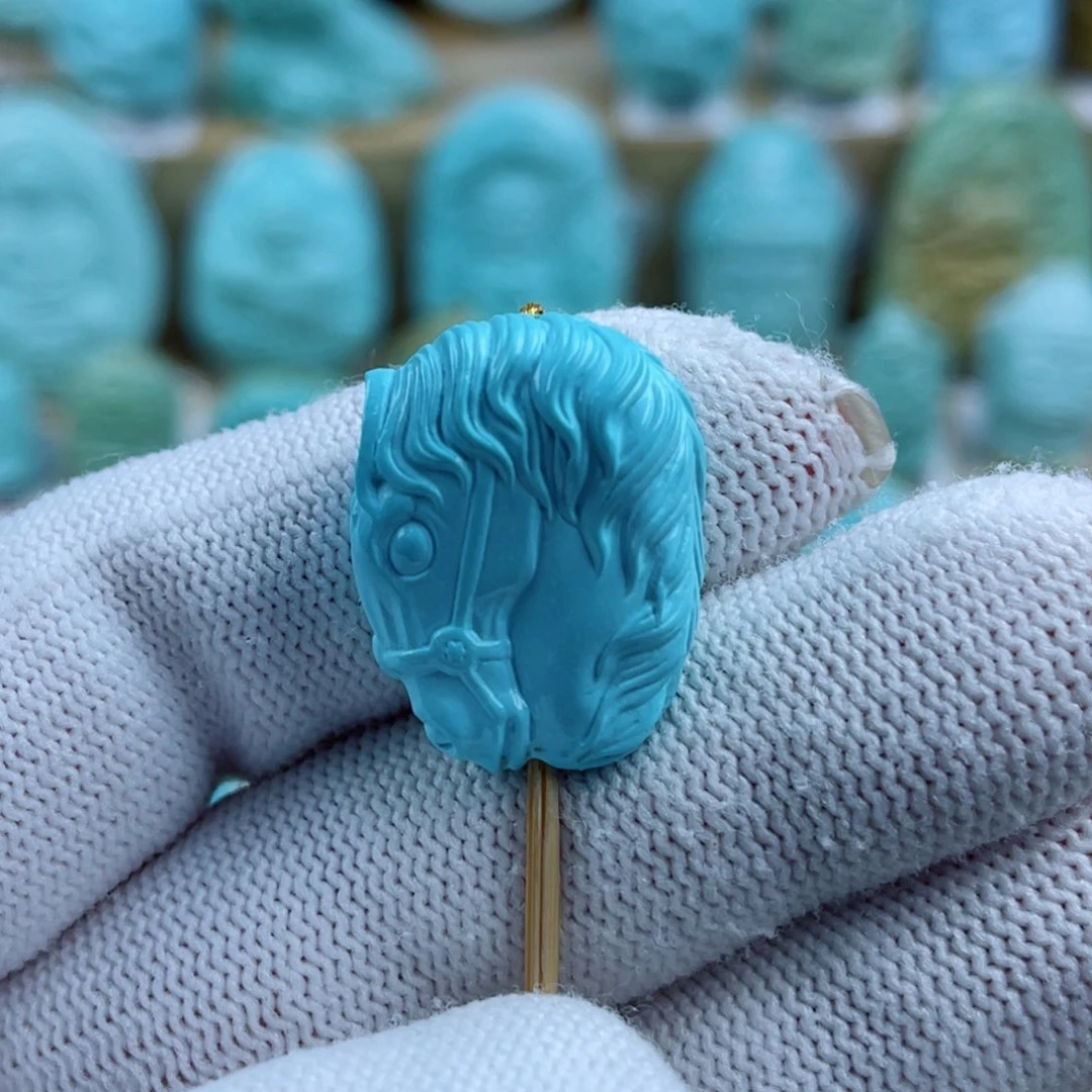 绿松石未镶嵌珠宝奇石