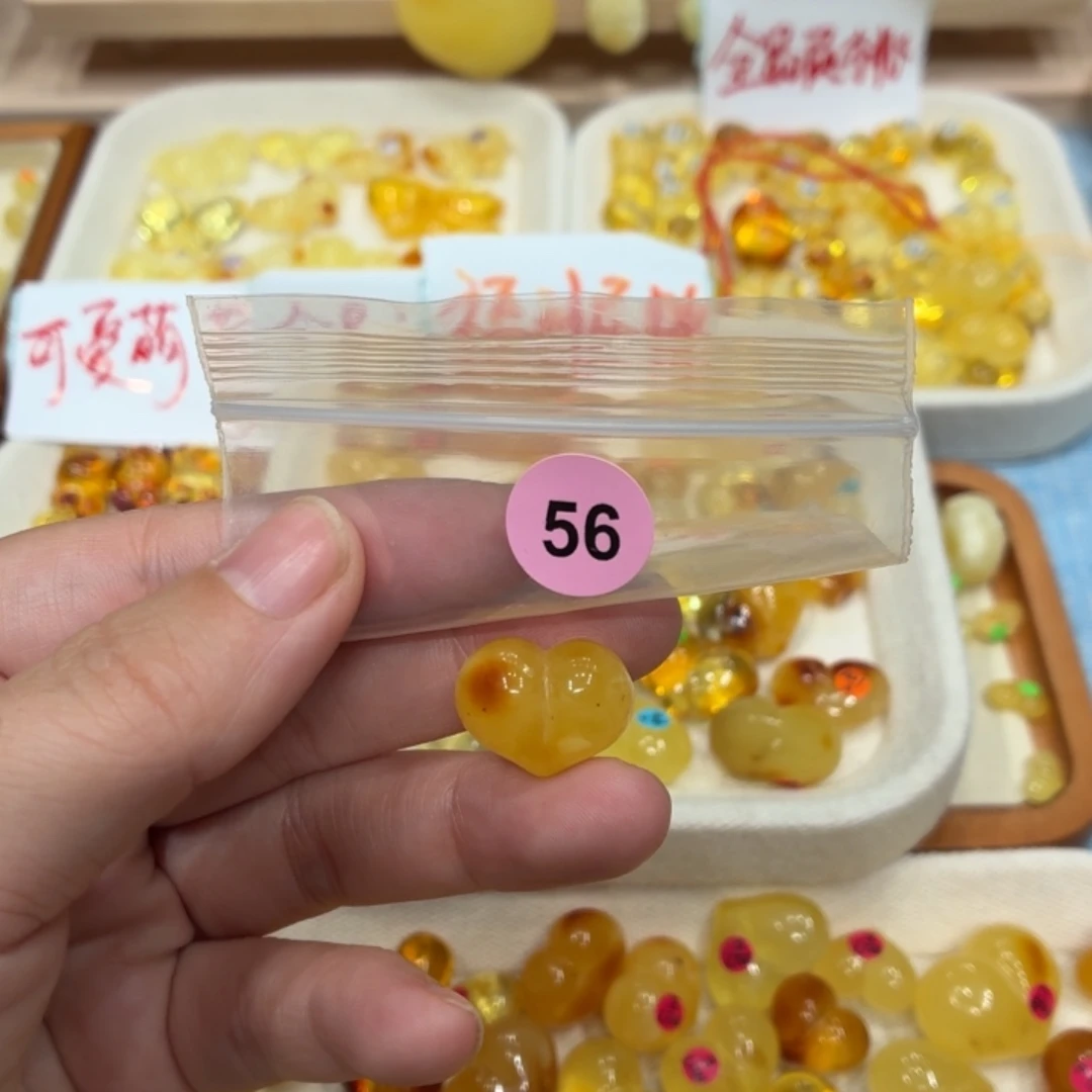 琥珀未镶嵌珠宝奇石