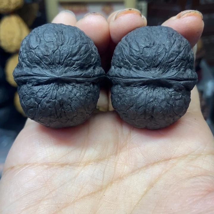 文玩核桃吊坠蟒纹元宝46