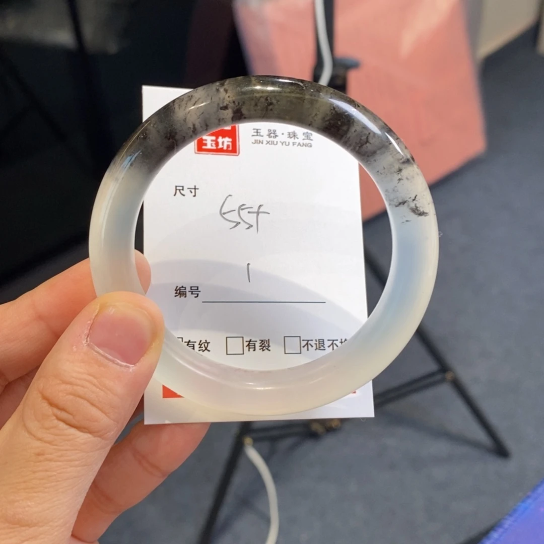 拿***你蛇纹石玉未镶嵌手镯