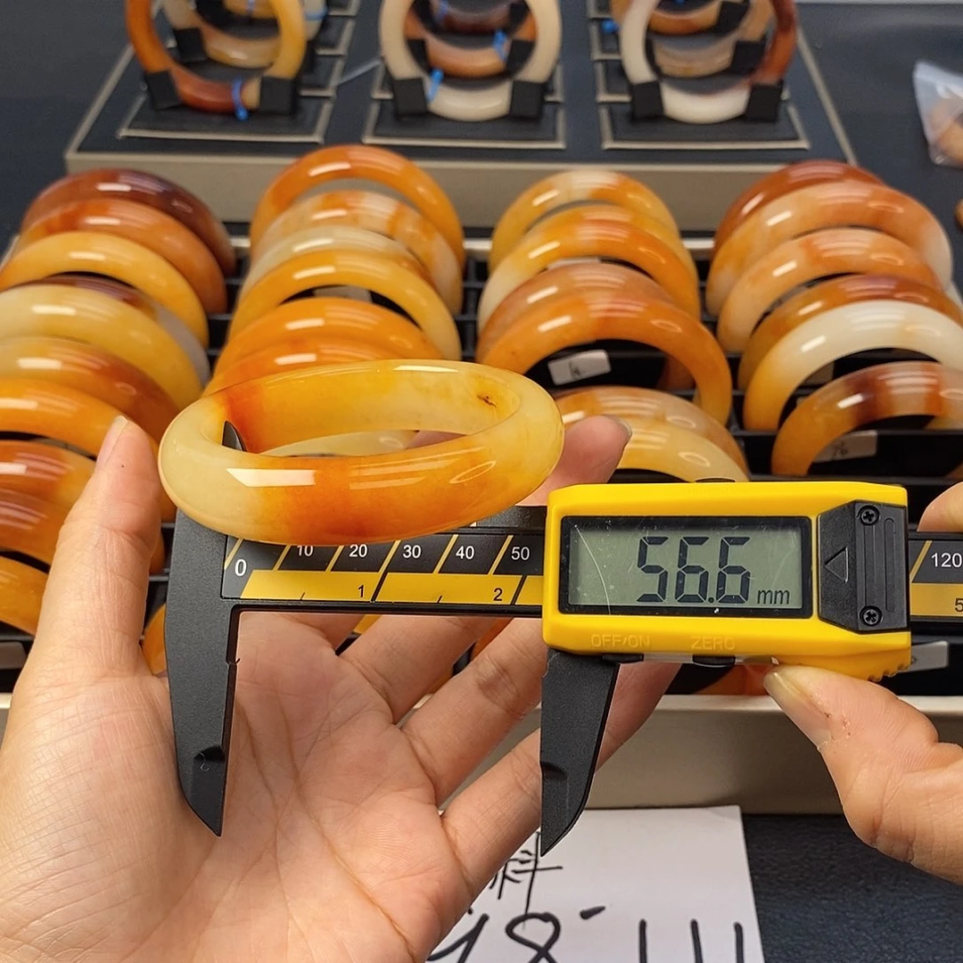 未镶嵌石英质玉（黄龙玉）手镯77号茄子山金沙老油红如血黄龙