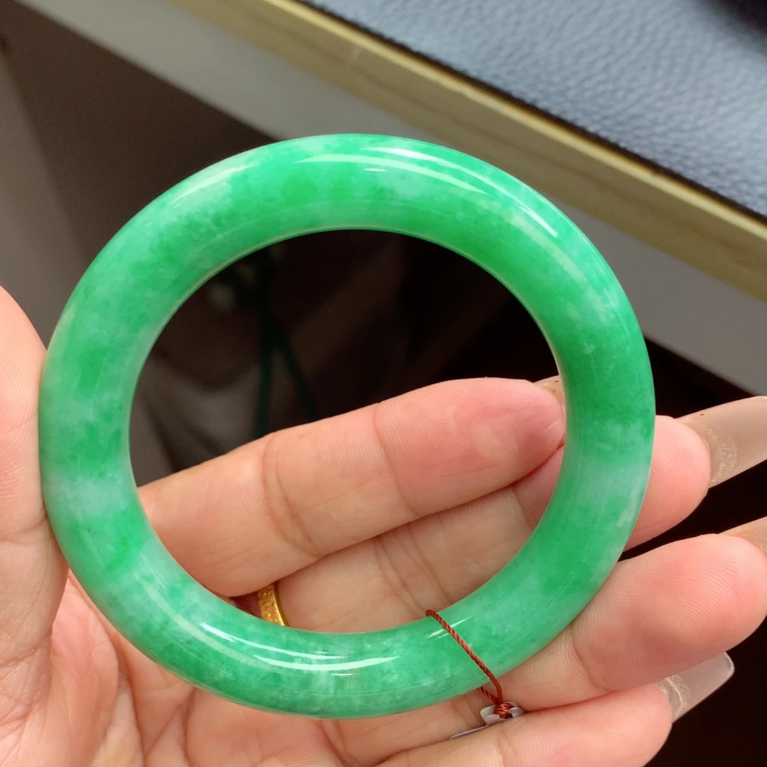 未镶嵌手镯翡翠缅甸