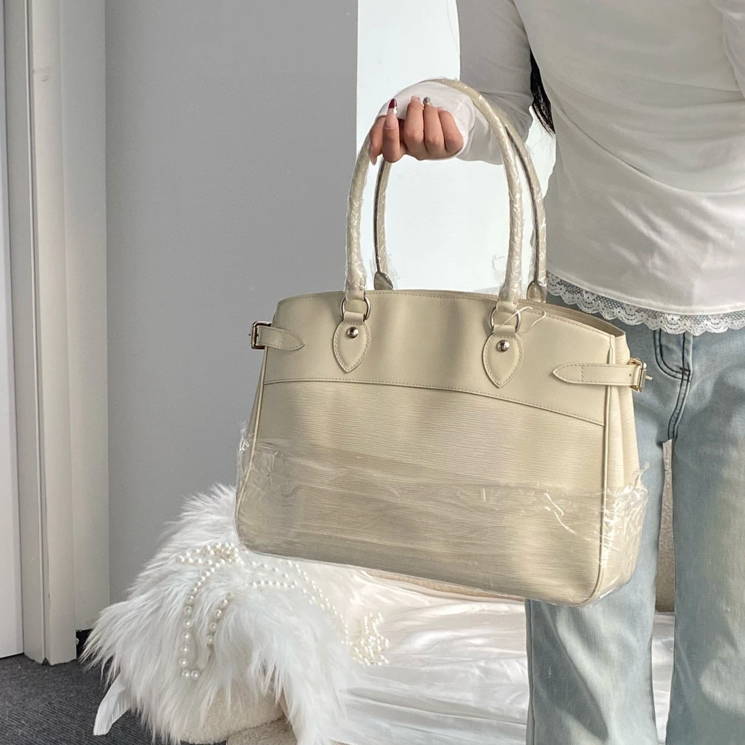 95新 LouisVuitton/路易威登 lv米白色水波纹手提包单肩包