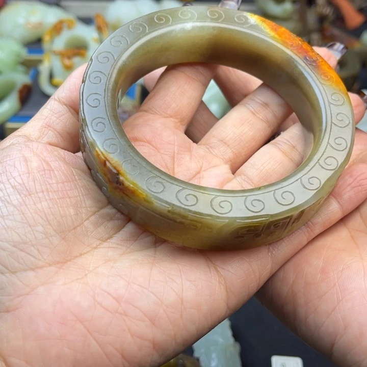 佳***！和田玉未镶嵌挂件