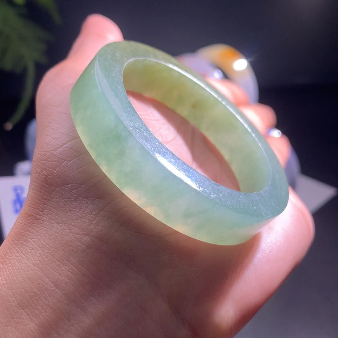 未镶嵌手镯定制翡翠