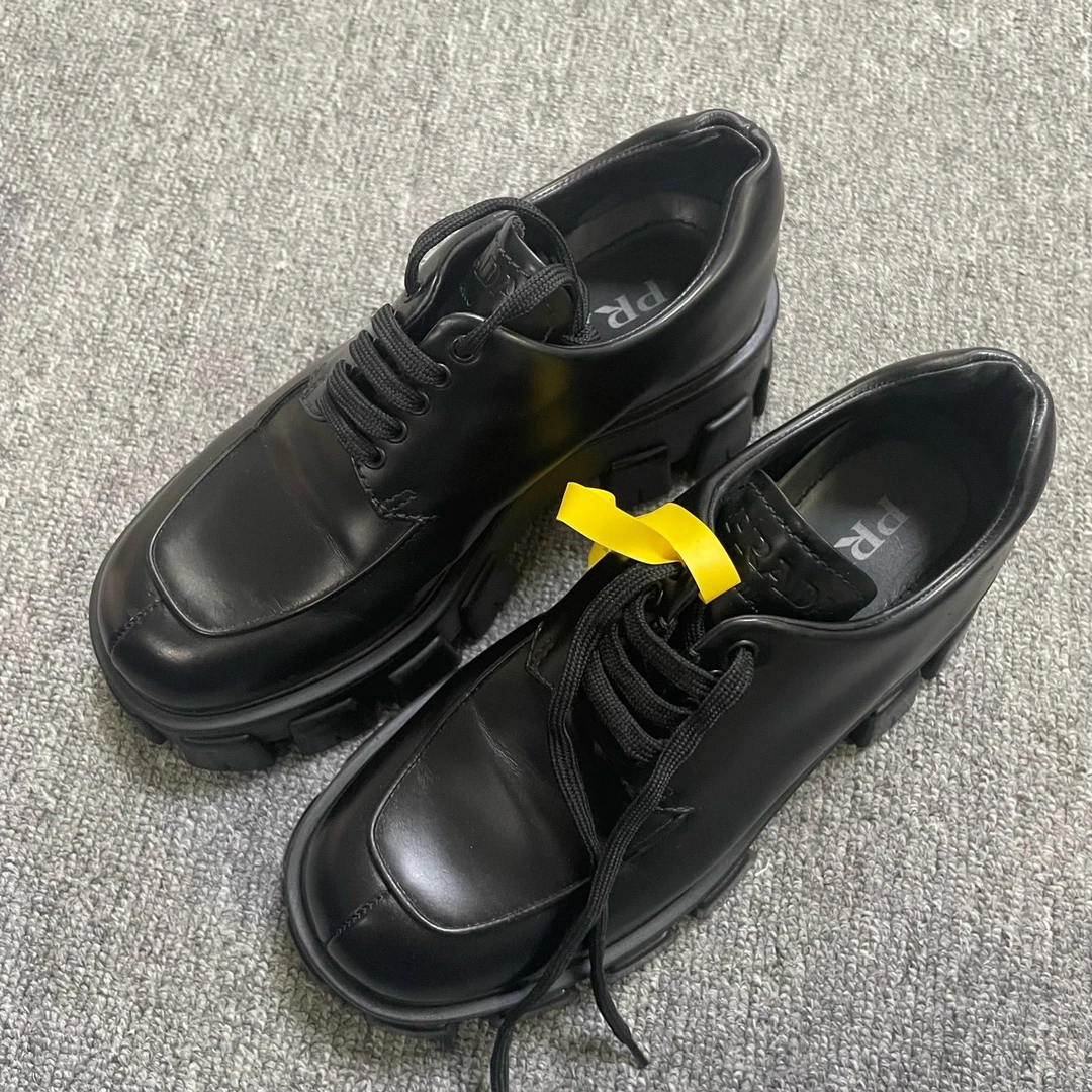 95新 Prada/普拉达 系带低帮厚底鞋 36码/11289