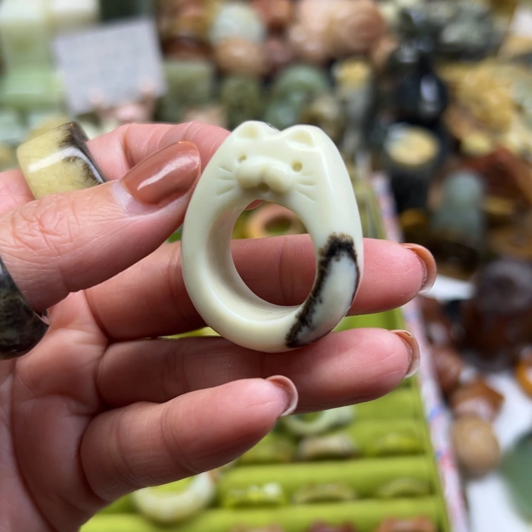 喜***道岫玉未镶嵌颈饰辽阳料水草猫