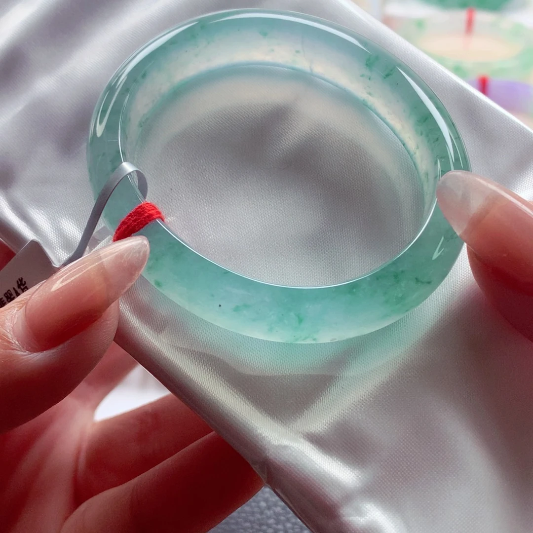 翡翠未镶嵌手镯（贵妃镯）师妹52贵妃高冰蓝钢水墨画