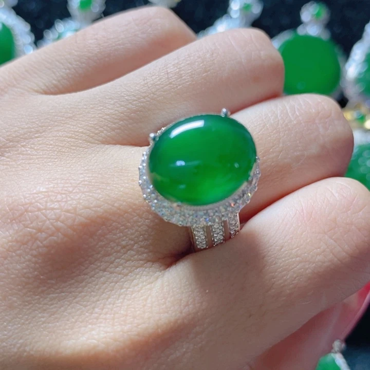 翡翠颈饰未镶嵌