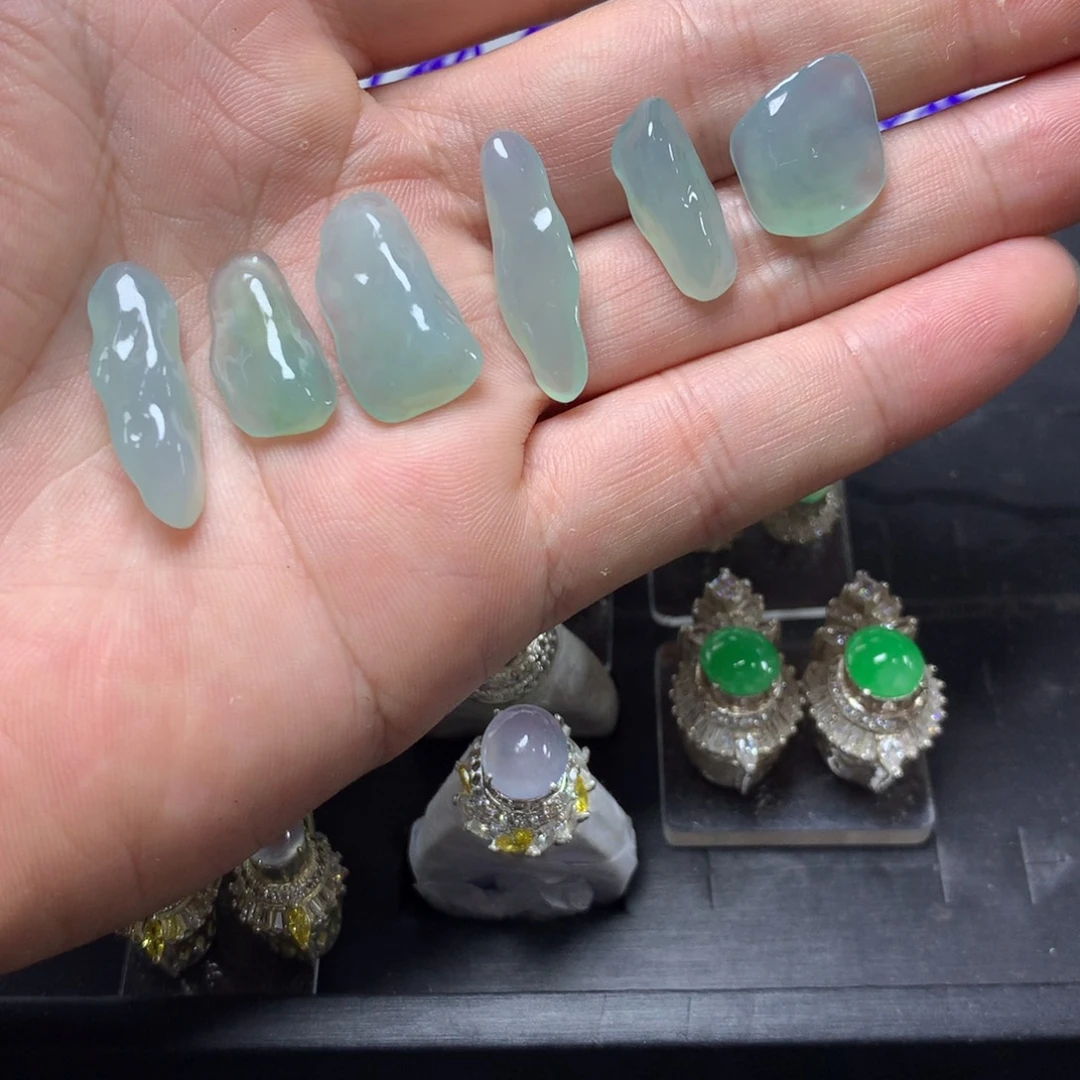 定制翡翠未镶嵌随形吊坠