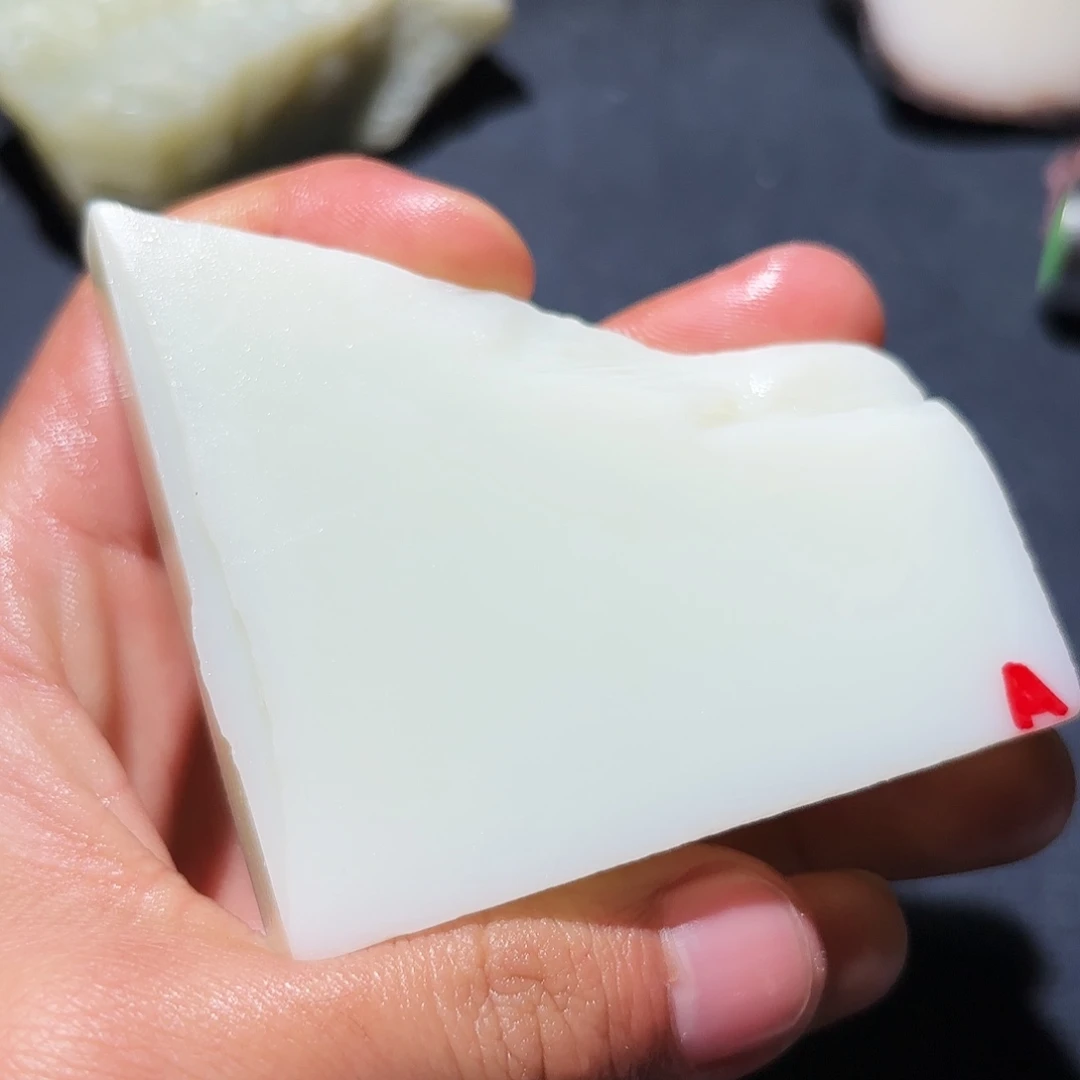 和田玉未镶嵌珠宝奇石