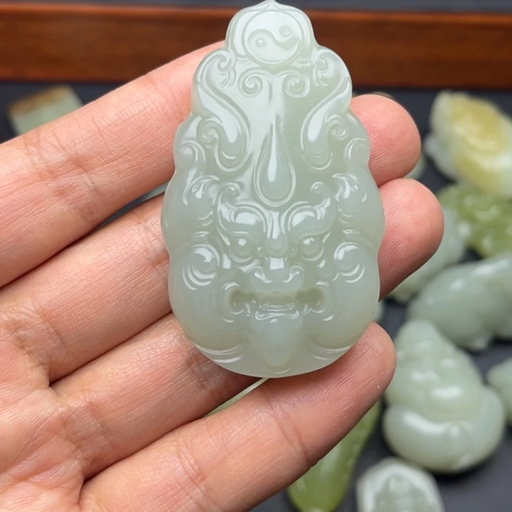 和田玉未镶嵌颈饰