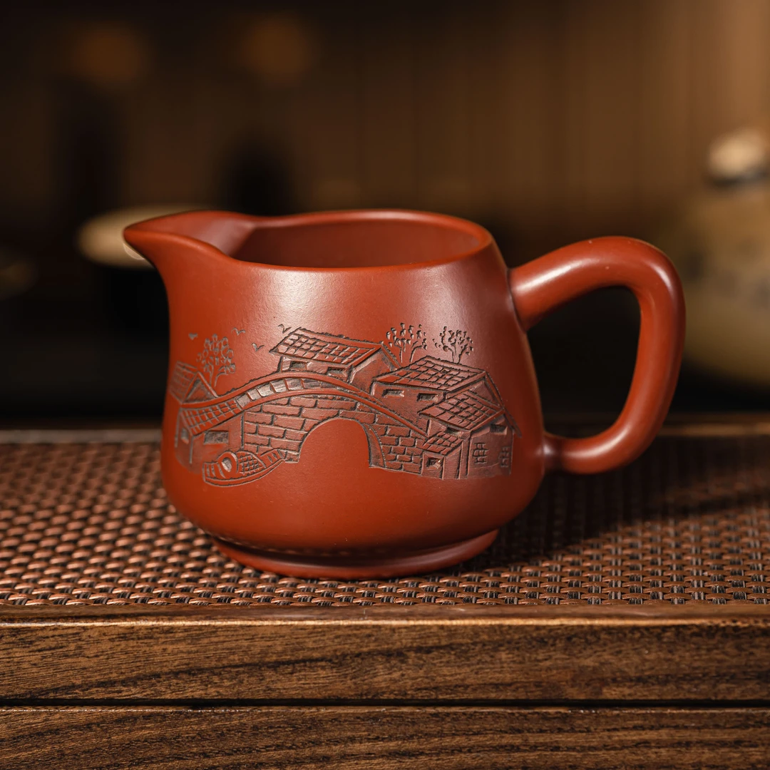 GS5-118  宜兴手工紫砂   刻绘公道杯