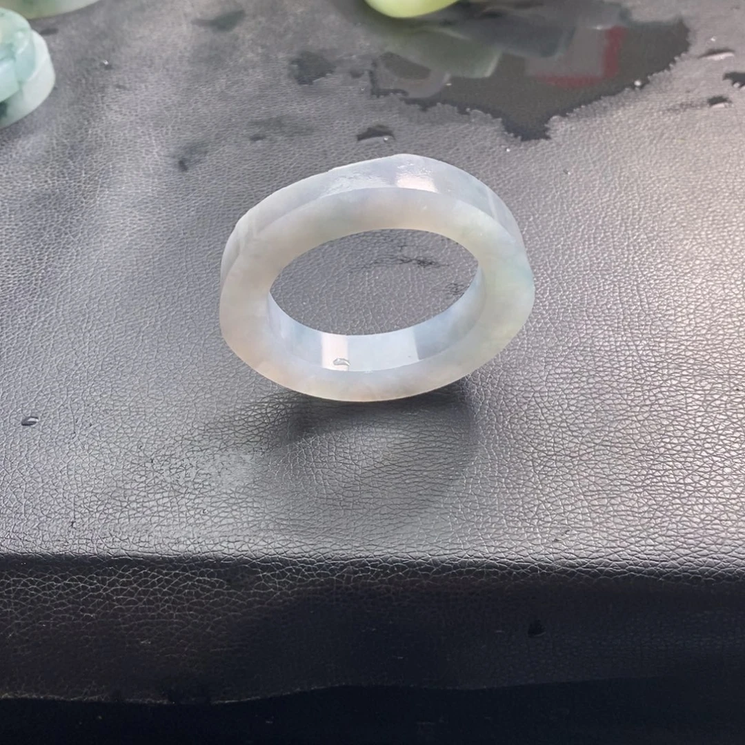****式未镶嵌翡翠定制翡翠