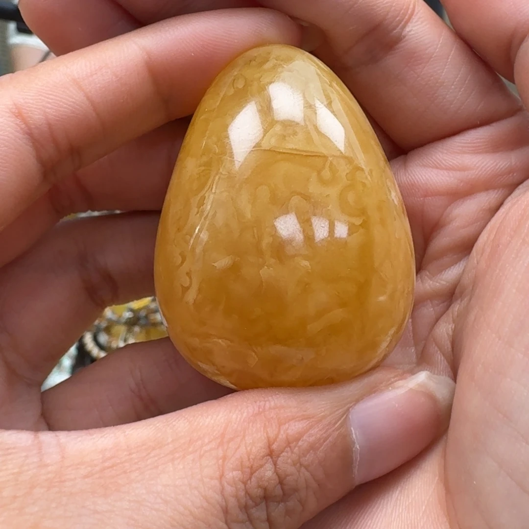 未镶嵌颈饰琥珀我