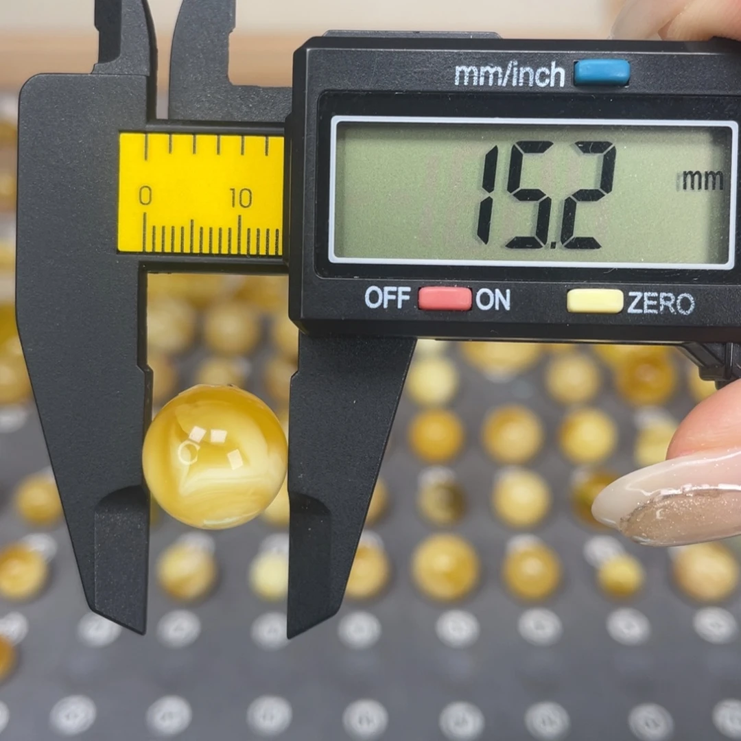 琥珀未镶嵌裸石63