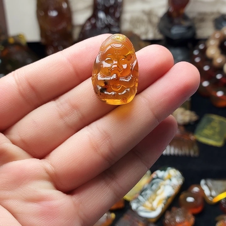 琥珀颈饰未镶嵌..