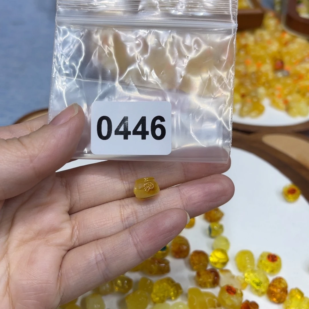 琥珀珠宝奇石未镶嵌