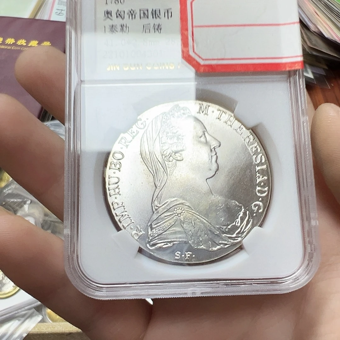 拍品。