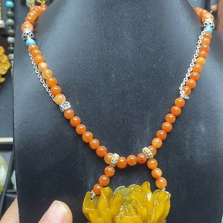 未镶嵌蛇纹石玉颈饰