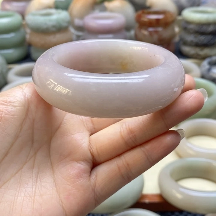 石英岩玉手镯未镶嵌