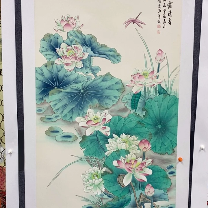 手绘作品等多种形式进行