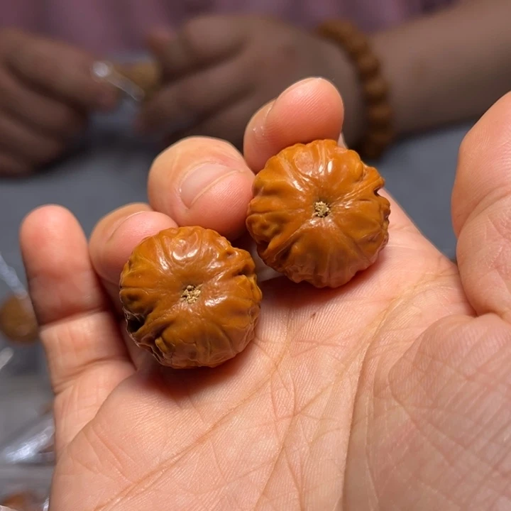 文玩核桃把件凹底2800