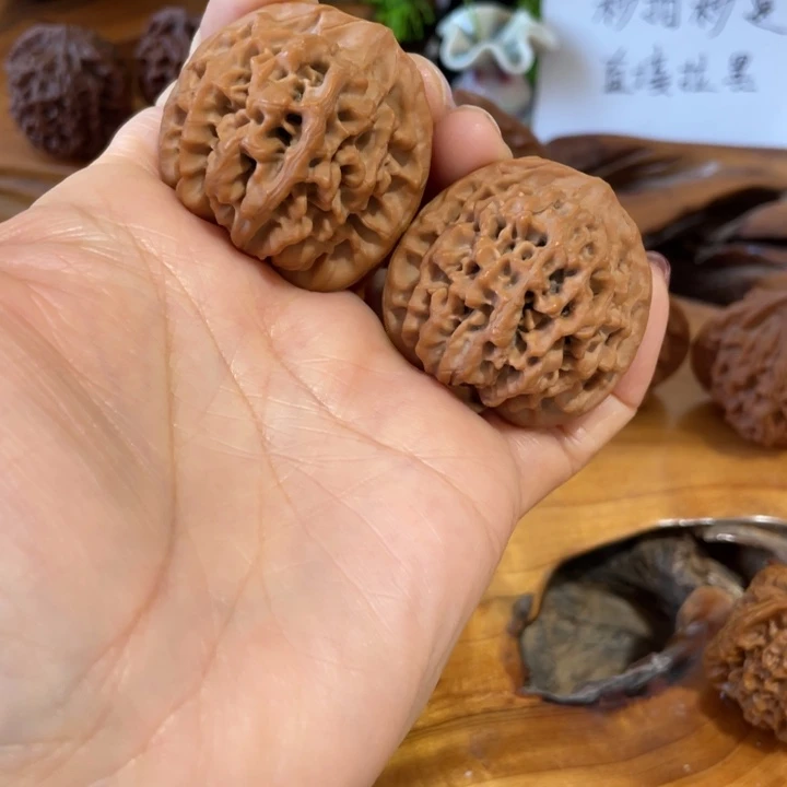 惑***核桃秦闷37文玩核桃