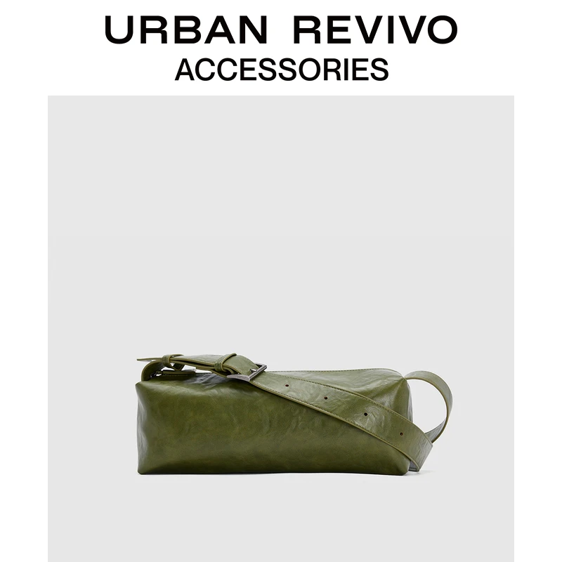 URBAN REVIVO2025夏季新款男士时尚通勤肌理斜挎包UAMB50068