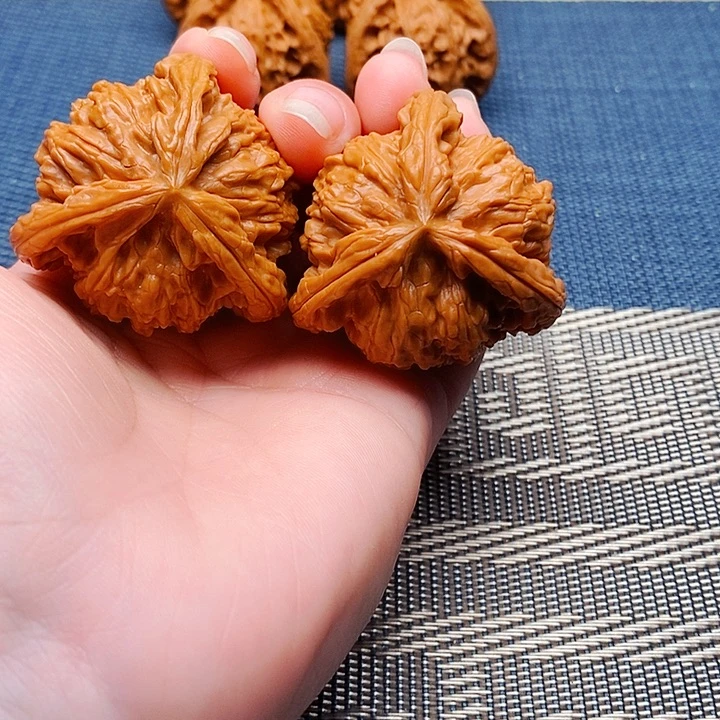 用***3吊坠文玩核桃三棱