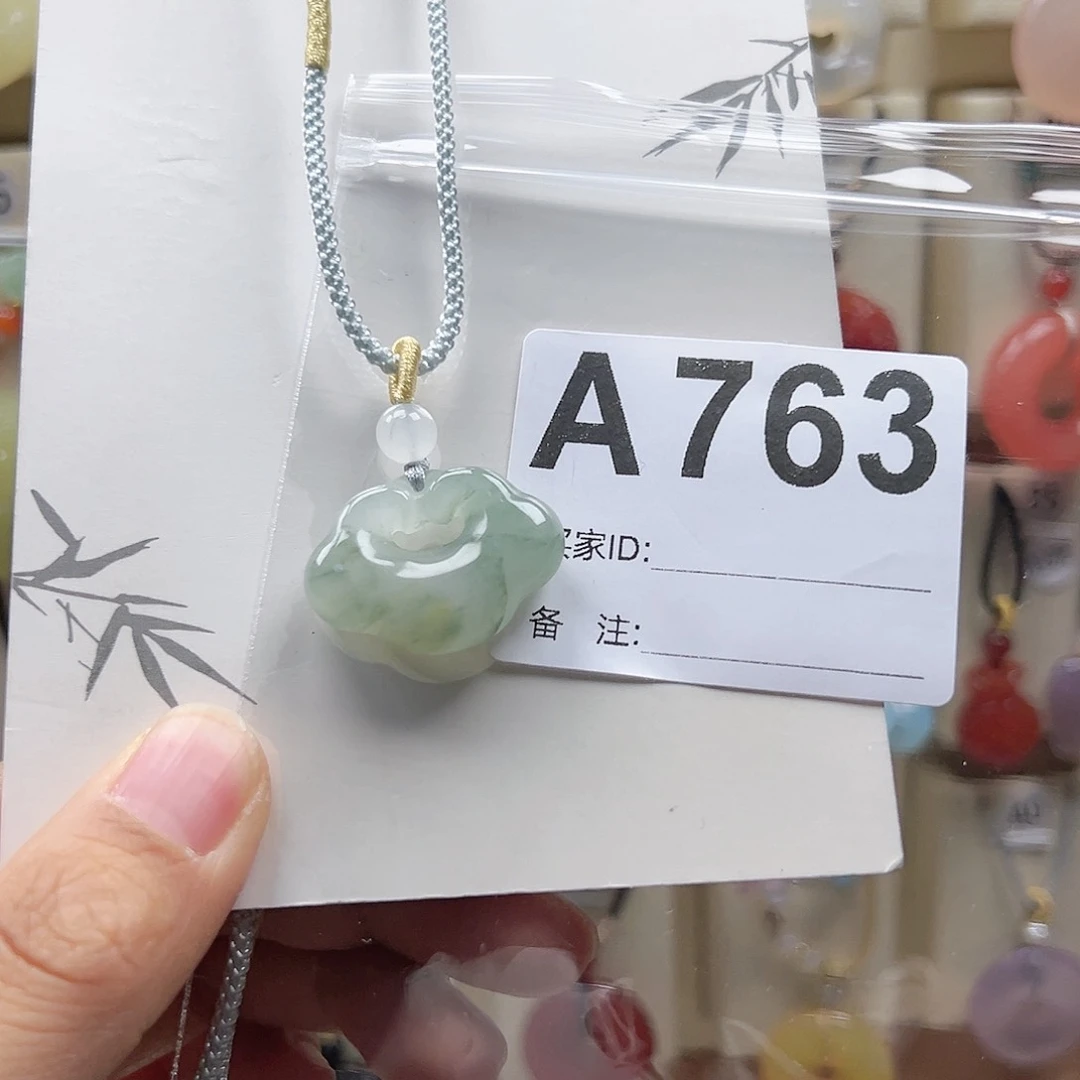 石英质玉颈饰合金遗***春