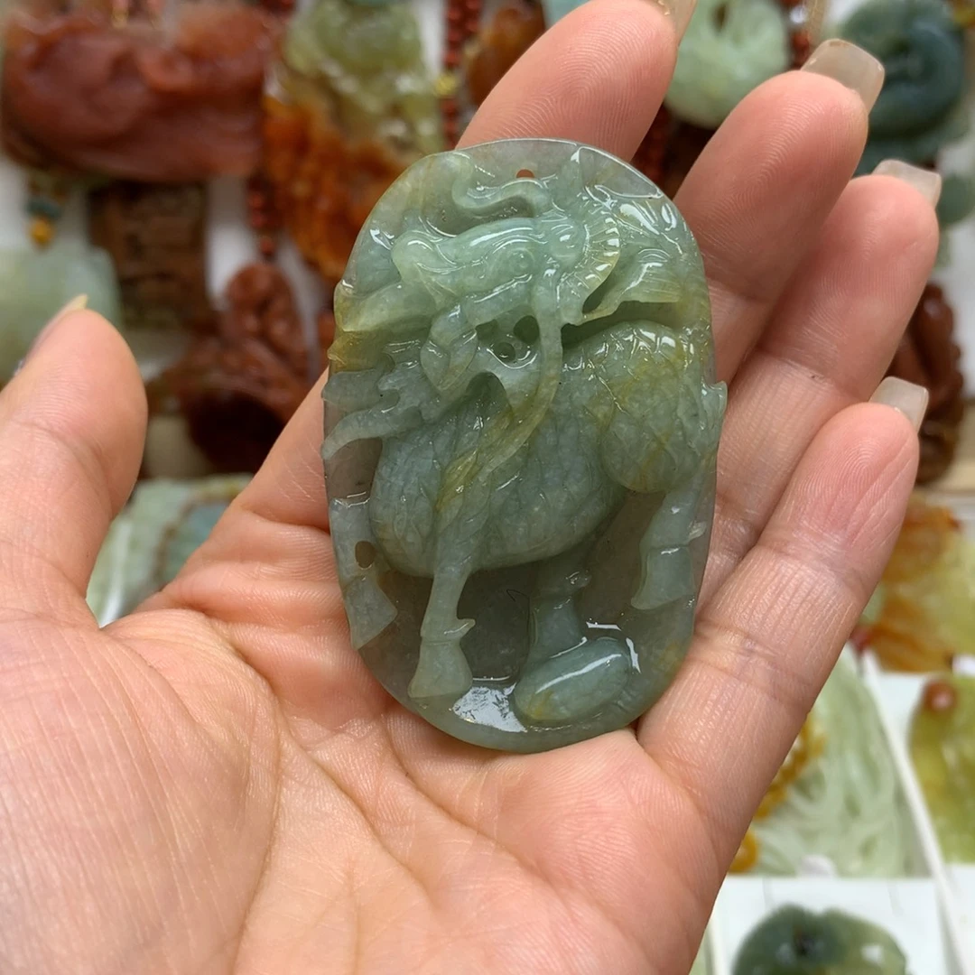 蛇纹石玉颈饰未镶嵌