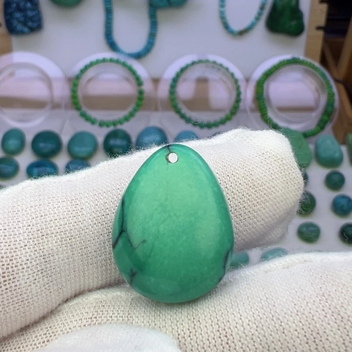 菜籽绿水滴珠吊坠15.4mm兰