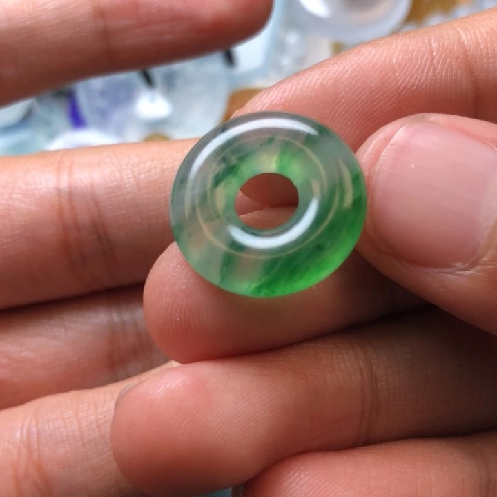 定制翡翠未镶嵌挂件