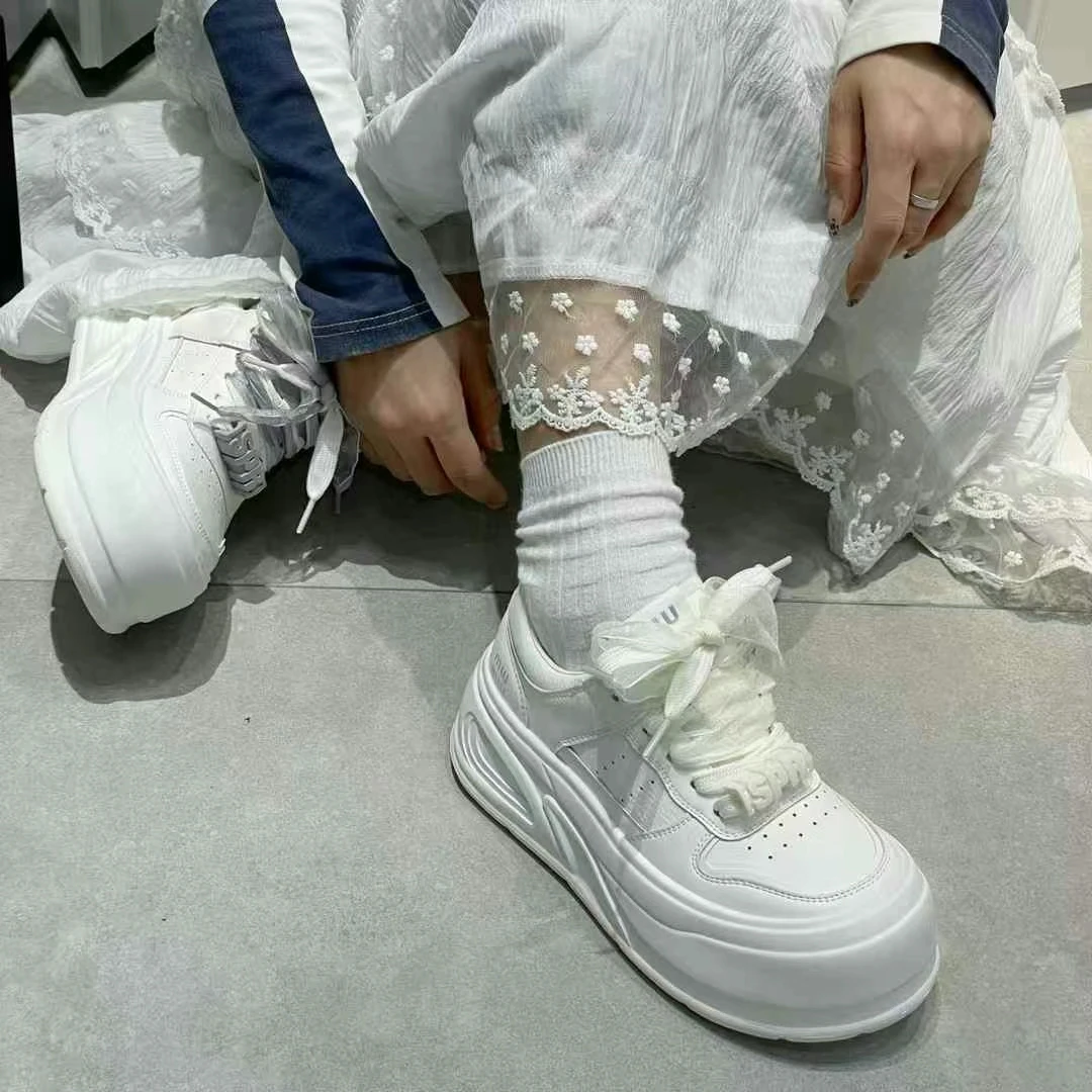 甜美真皮厚底增高休闲板鞋2025春新款系带面包单鞋大头小白鞋女鞋