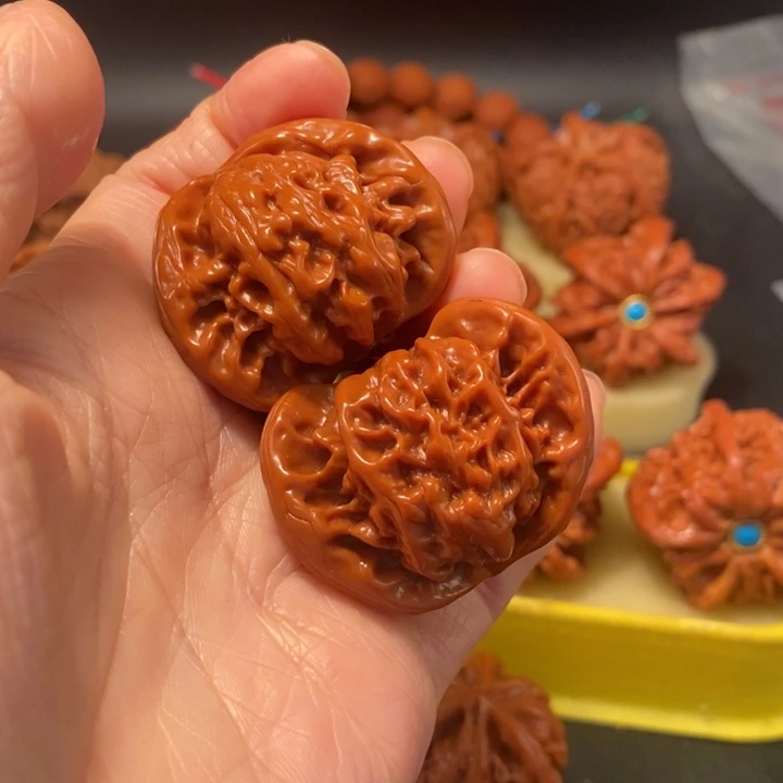 一***光吊坠猴头核桃工艺核桃