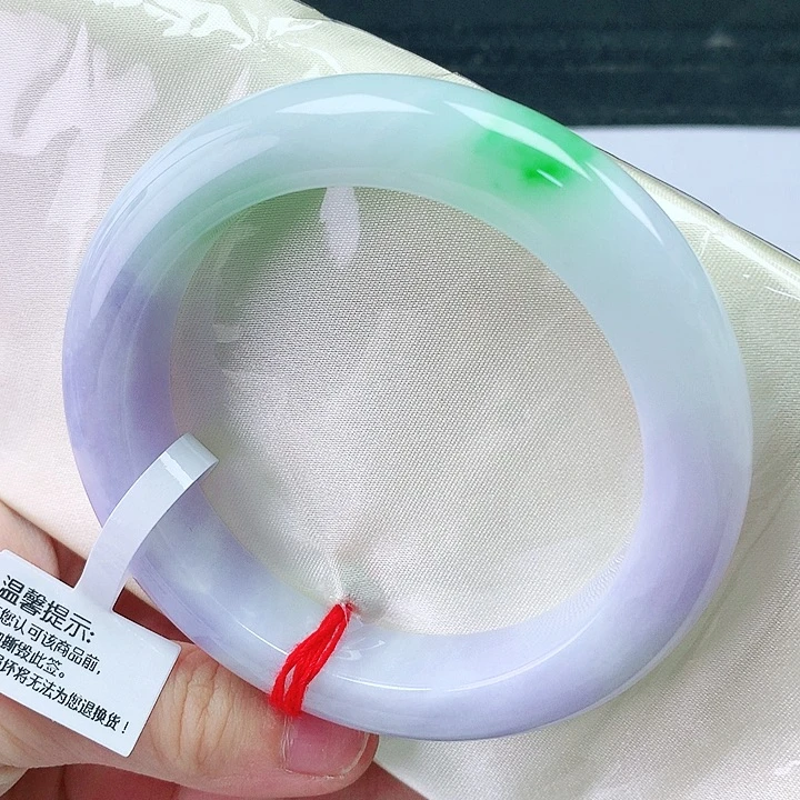 翡翠手镯未镶嵌59圈