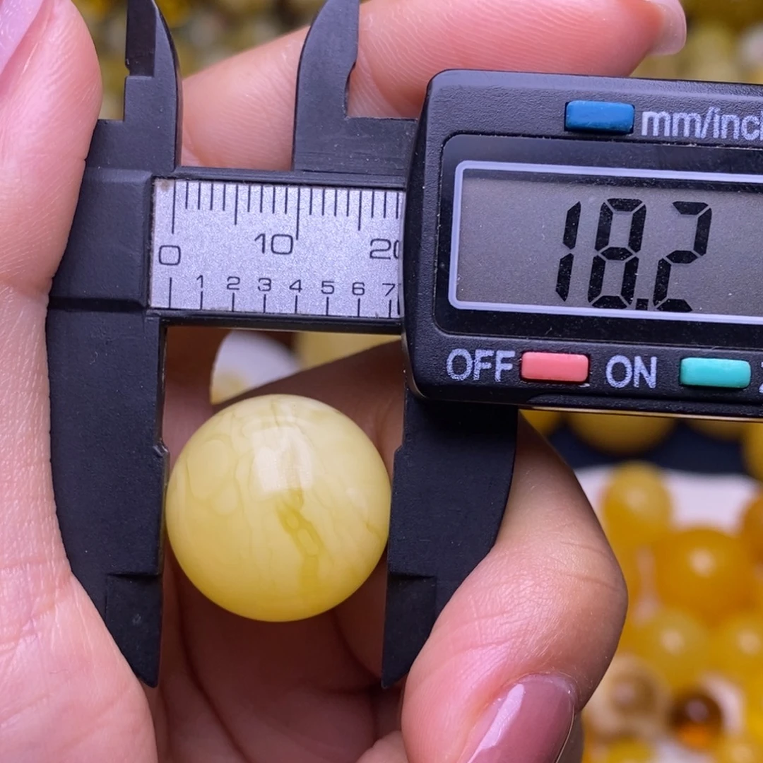 未镶嵌琥珀裸石珠子