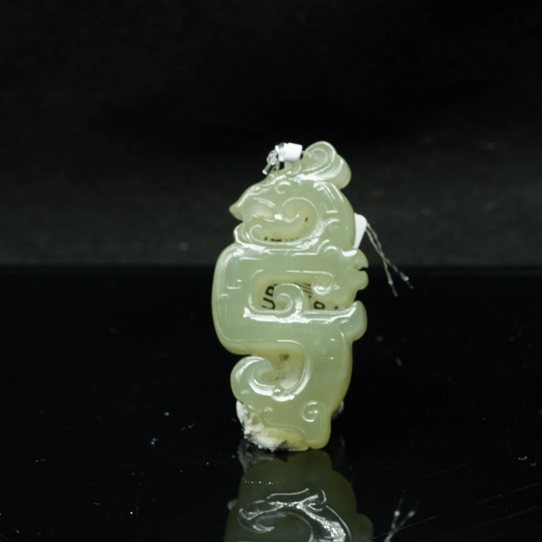 1和田玉冰晴水仿古龙/100201保利厦门拍卖