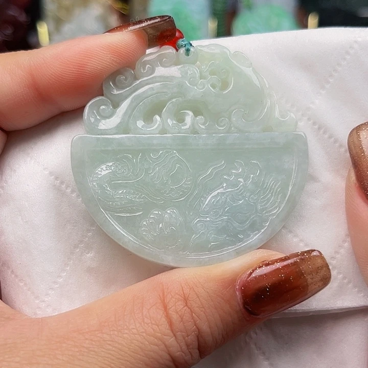 翡翠未镶嵌颈饰挂件