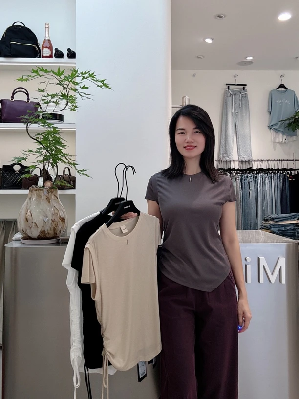 Riaxion速干圆领纯色透气收腰T恤侧边褶皱